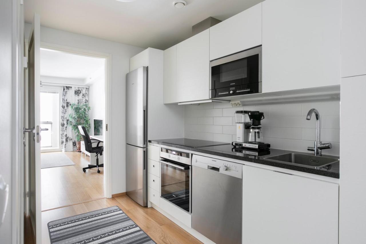 2Ndhomes Cozy 1Br Apartment With Balcony By The Central Station Helsínquia Exterior foto