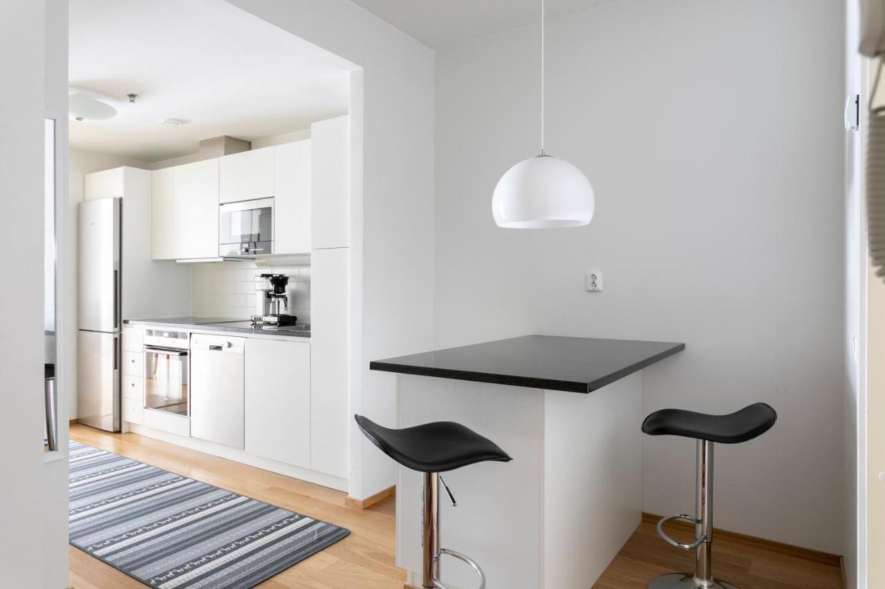 2Ndhomes Cozy 1Br Apartment With Balcony By The Central Station Helsínquia Exterior foto