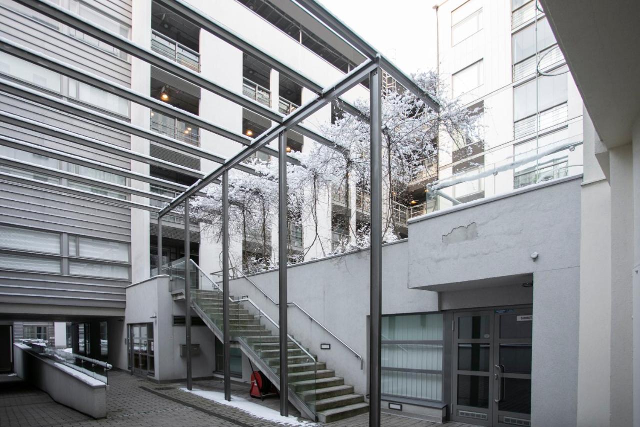 2Ndhomes Cozy 1Br Apartment With Balcony By The Central Station Helsínquia Exterior foto