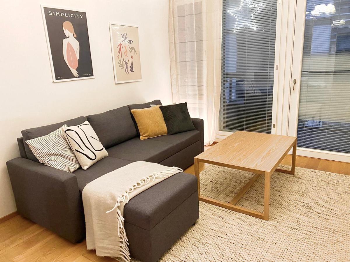 2Ndhomes Cozy 1Br Apartment With Balcony By The Central Station Helsínquia Exterior foto