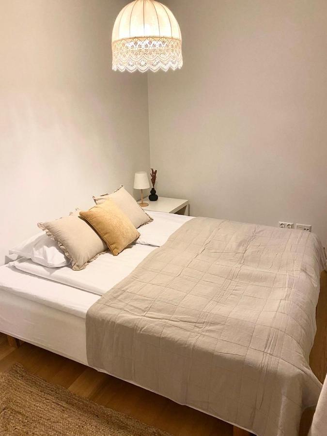 2Ndhomes Cozy 1Br Apartment With Balcony By The Central Station Helsínquia Exterior foto