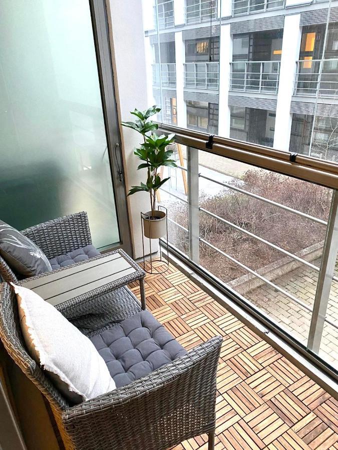 2Ndhomes Cozy 1Br Apartment With Balcony By The Central Station Helsínquia Exterior foto